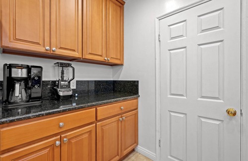 Alhambra Apartment | Comfortable Home Near LA With Full Kitchen Laundry