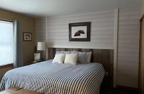 Whitefish Hotel | Comfortable Hotel Room with Amenities