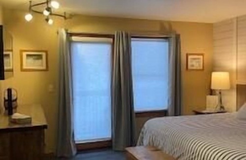 Whitefish Hotel | Comfortable Hotel Room with Amenities
