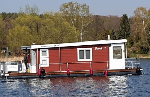 Haselhorst Boat Rental | Comfortable houseboat in Berlin and Brandenburg! Without a license !