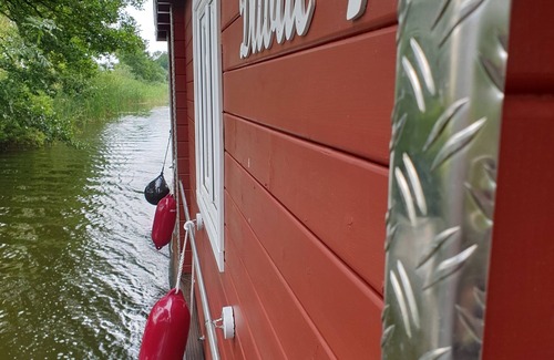 Haselhorst Boat Rental | Comfortable houseboat in Berlin and Brandenburg! Without a license !