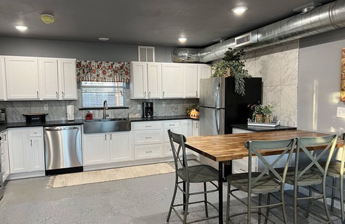 Rogers House | Comfortable house in the middle of Downtown Rogers!