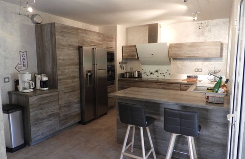 Dauphin Villa | Comfortable house with heated pool and jacuzzi for 12 people