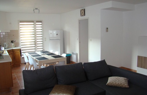 Lamonzie-Saint-Martin Apartment | Comfortable house with terrace in the purple Périgord