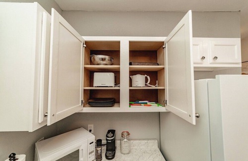Hattiesburg Apartment | Comfortable King Suite Zen Space