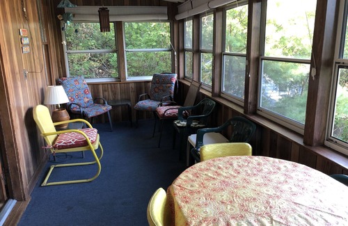 Michigan City Cottage | Comfortable Lake Michigan Cottage Beautiful Beach Reasonably Priced