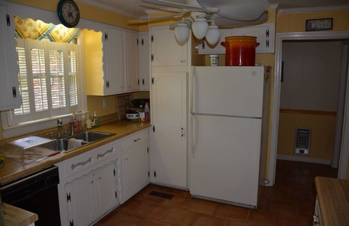 Tuscumbia House | Comfortable Lakeside Family Home, Charming, Mostly Remodeled, Serene Location