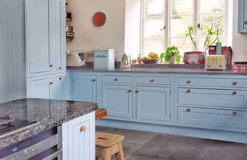 South Cheriton Other | Comfortable large farmhouse perfect for family country holidays