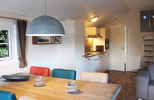 Voorthuizen Ski Chalet | Comfortable Lodge With a Terrace