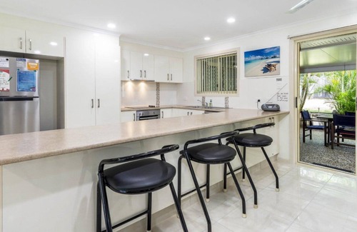 Bellara House | Comfortable Lowset Family Home
