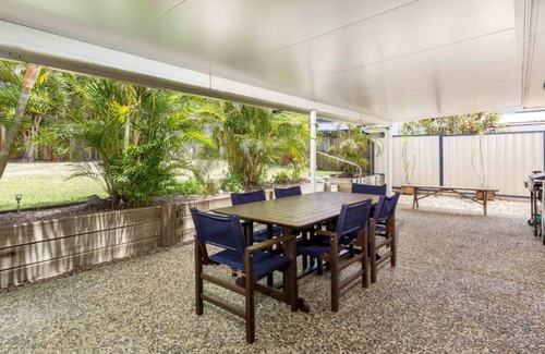 Bellara House | Comfortable Lowset Family Home