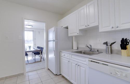 Aurora Highlands Apartment | Comfortable & Luxury condo @Crystal City