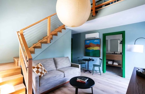 Stowe Area Hotel | Comfortable Modern Room Perfect for Adventurous Trips! Outdoor Pool