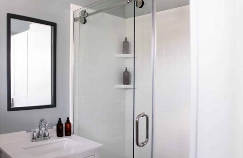 Stowe Area Hotel | Comfortable Modern Room Perfect for Adventurous Trips! Outdoor Pool