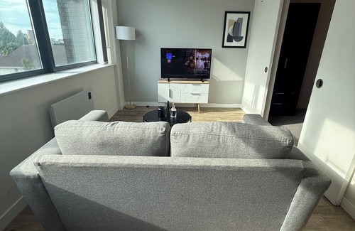 Old Trafford Apartment | Comfortable one bedroom apartment located in old Trafford !