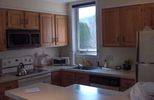 Waterville Valley House | Comfortable quiet 3BR/2BA next to National Forest, on ski shuttle bus route