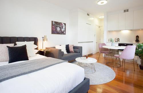 Glebe Apartment | Comfortable Renovated Studio Close To City