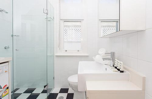 Glebe Apartment | Comfortable Renovated Studio Close To City