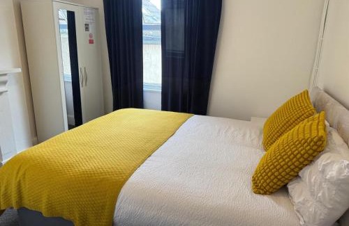 Avonmouth House | Comfortable Room 4