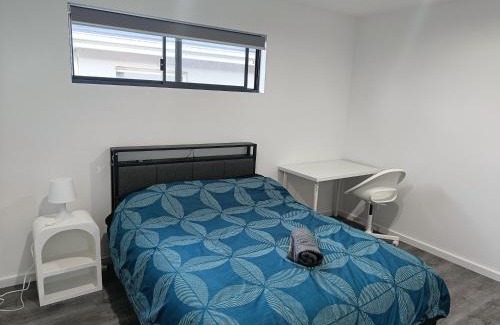Guildford House | Comfortable Room in Modern and Peaceful Home - NR8