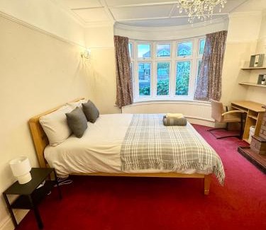 Filton House | Comfortable room near Southmead