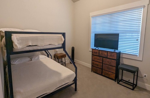 Banks County House | Comfortable & Safe country neighborhood home on a championship golf course!