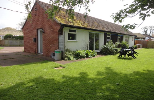 Watchet House | Comfortable Semi-detached Bungalow In Peaceful Location. Pets Welcome