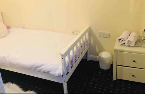 North Glasgow House | Comfortable single room close to the city centre
