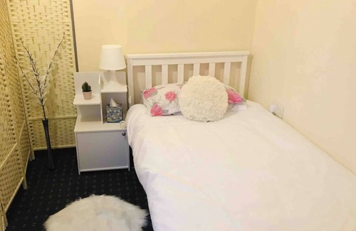 North Glasgow House | Comfortable single room close to the city centre