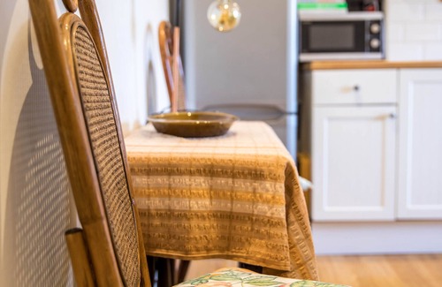 East Molesey Apartment | Comfortable & spacious one bed apartment in Hampton Court Village