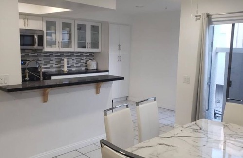 Fullerton House | Comfortable Stay