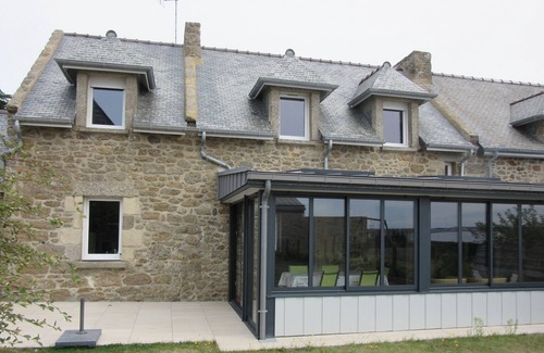Rotheneuf-Le Pont House | Comfortable stone house with large garden -Sea view- Plage du Pont-3 Bedrooms