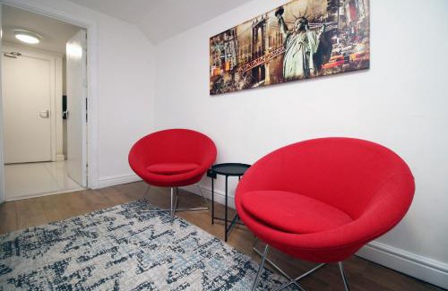 Cwmbrwla Apartment | Comfortable Studio Near City Centre Free Parking