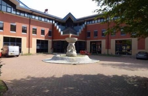 Swindon Apartment | Comfortable Swindon 2 bedroom Apartment, sleeps 5, FREE Parking