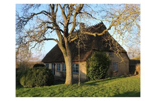 Dollrottfeld House | Comfortable thatched roof country house