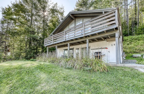 Winhall House | Comfortable Top-Floor Duplex in the Forest with Electric Fireplace and Deck!