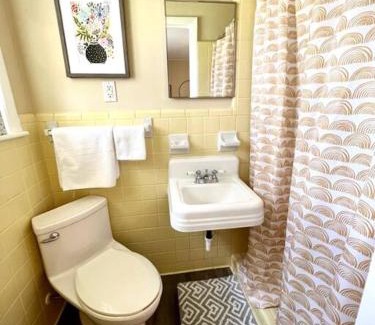 Cary House | *Comfortable Townhome * King Beds * Long Term*