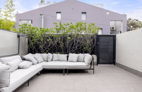Alexandria House | Comfortable Urban Living Close to Sydney City Center