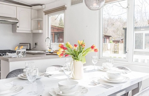 Troutbeck Bridge Ski Chalet | Comfortable, well located lodge at popular White Cross Bay Holiday Park with access to the Lake