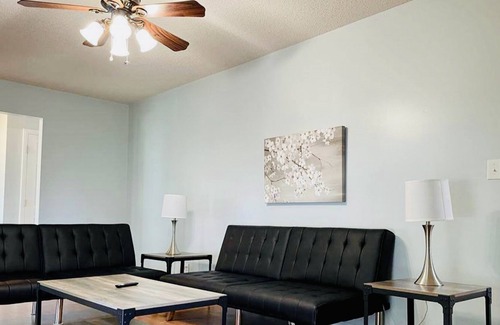 Liberty House | Comfortableand beautiful 3 Bdr 2 Bath home