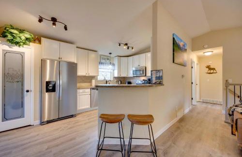 Woodland Park House | Comforting Woodland Park Home with Fire Pit!