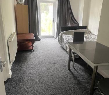 Hacton House | ComfortVilla FH