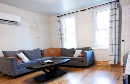 Medina House | Comfy 2 Bed and 2 Bath near Industrial Park!