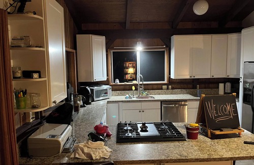 Keaau House | Comfy 2-bedroom 1-bath, in Kea'au near Hilo, WiFi and food forest