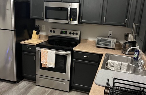 Westover House | Comfy 2 Bedroom 2.5 bath Downtown Fayetteville