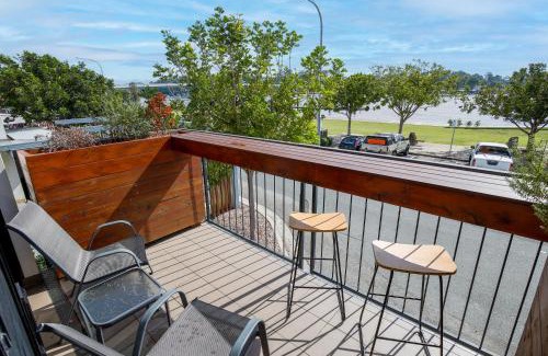 Batemans Bay Apartment | Comfy 2-Bedroom Apartment with a Clyde River View
