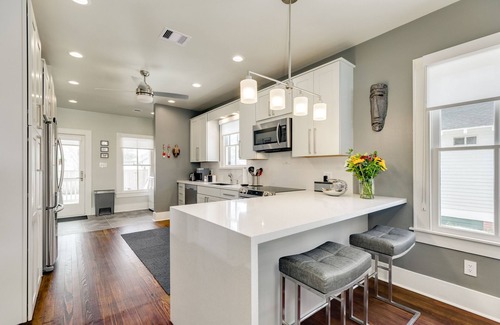 Galveston Cottage | Comfy, 2-Bedroom Cottage 10 blocks from Seashore in Midtown Galveston