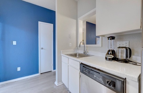 Milwood Apartment | Comfy 2BD Apt | Austin Texas