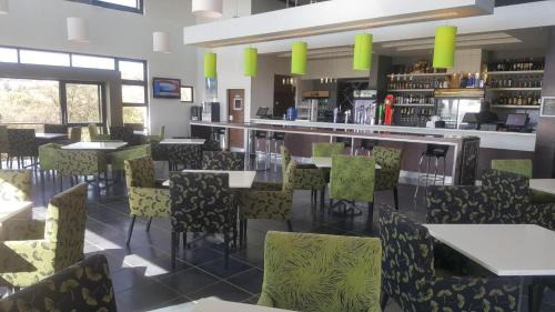 Greater Johannesburg Metropolitan Area Apartment | Comfy 2bed 2bath in a Secure golf estate WIFI