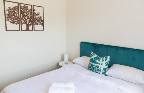 Greater Johannesburg Metropolitan Area Apartment | Comfy 2bed 2bath in a Secure golf estate WIFI